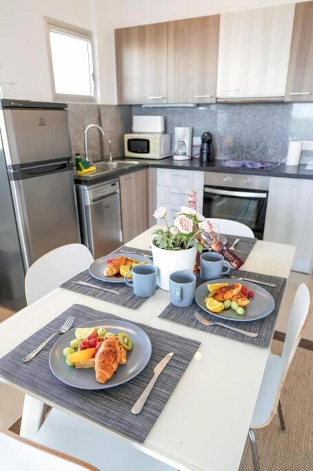 Amazing 2 Bedroom Flat With Beachfront And Pool, Paraiso Del Sur A306 Playa Paraiso  Bagian luar foto